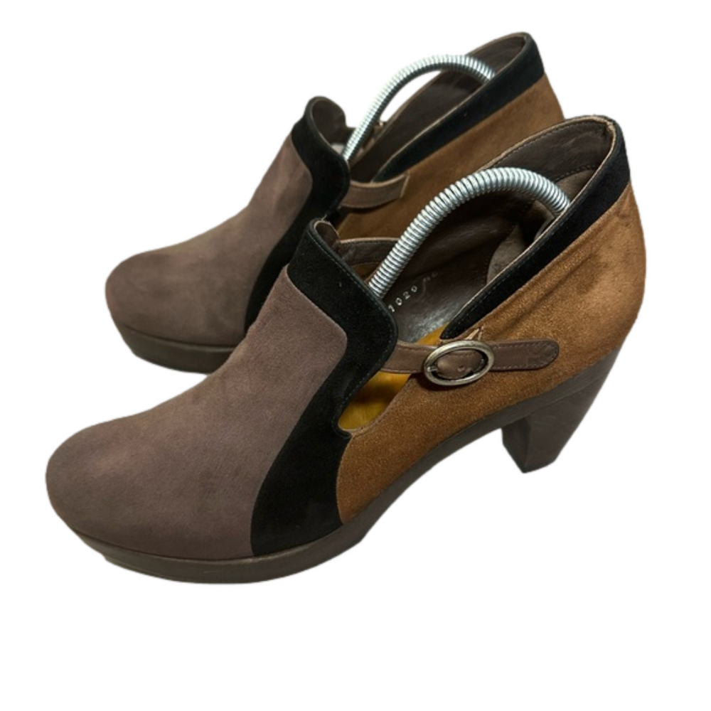 Coclico women’s heel size 40 (size 9-9.5 US )